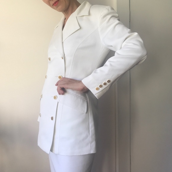 Wathne 2 piece white suit with skirt size size 6 - Picture 2 of 8